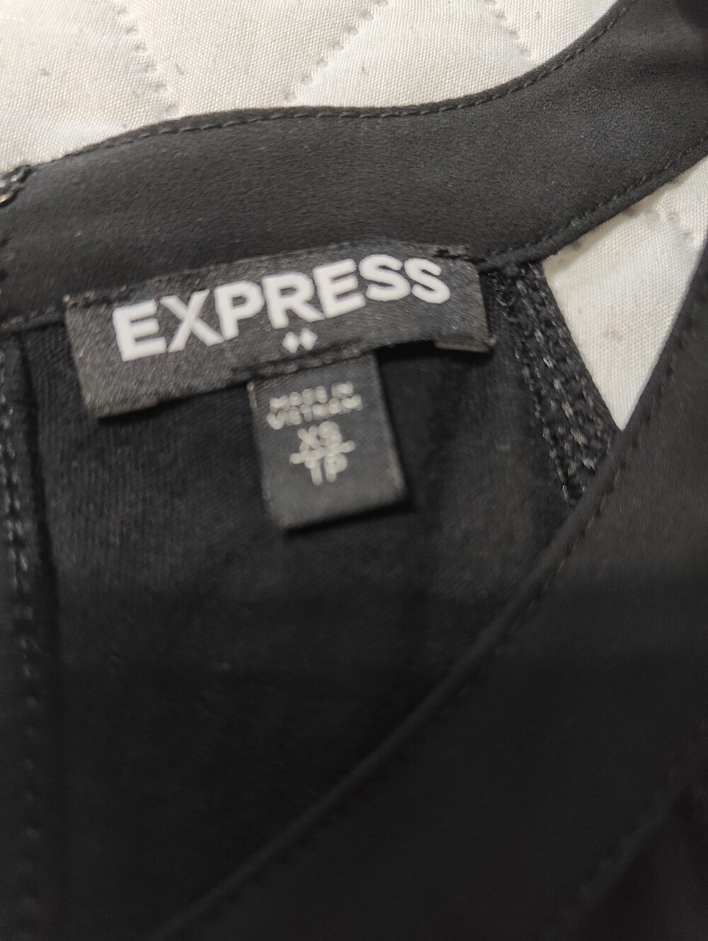 Express Black Sleeveless Blouse Size XS Keyhole Back - Picture 4 of 4